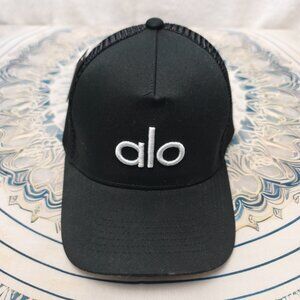 🎁FRESH🎁 NWT Alo yoga casual District Trucker Hat